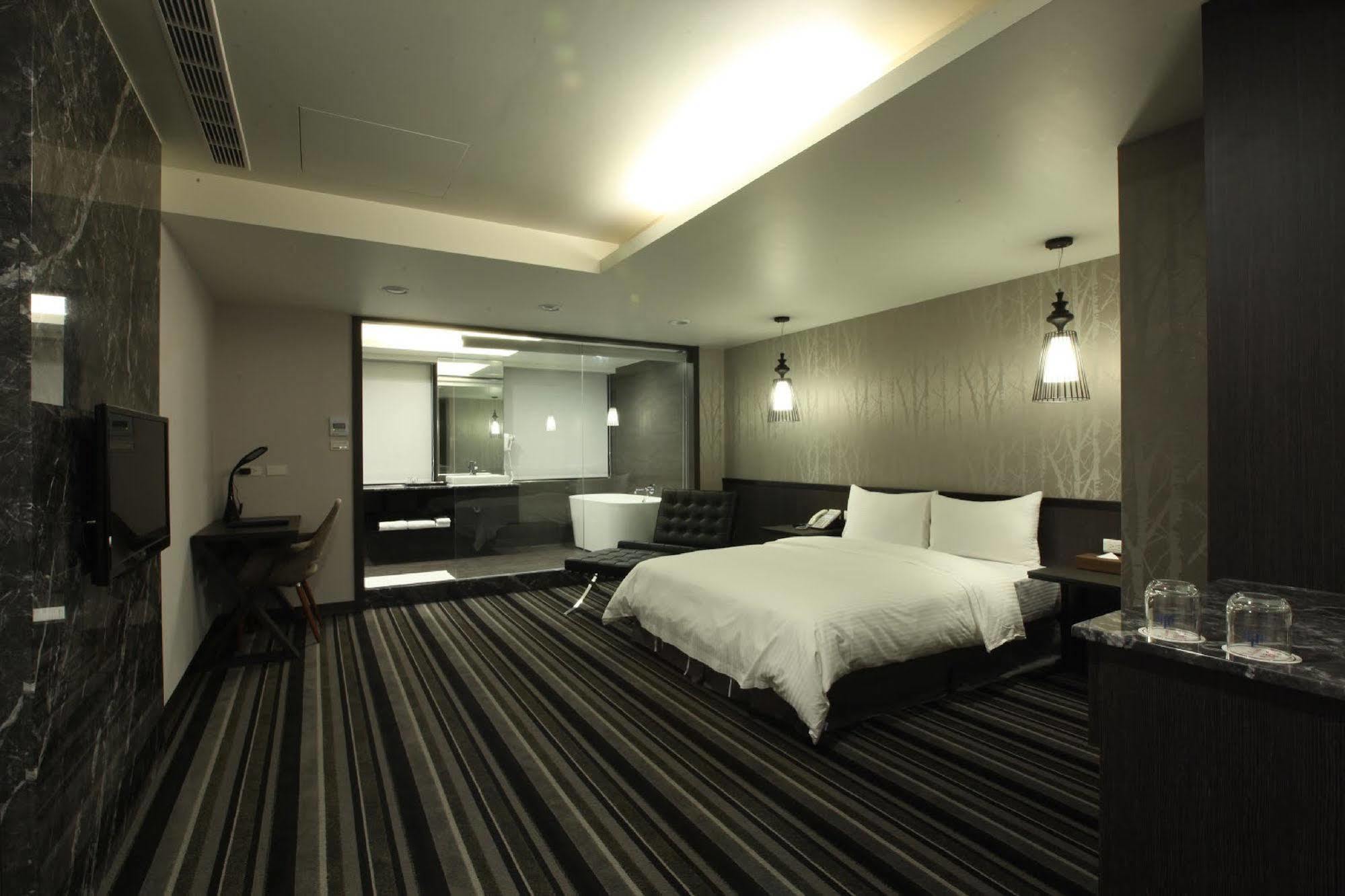 Sun Sweet Hotel Luodong Buitenkant foto