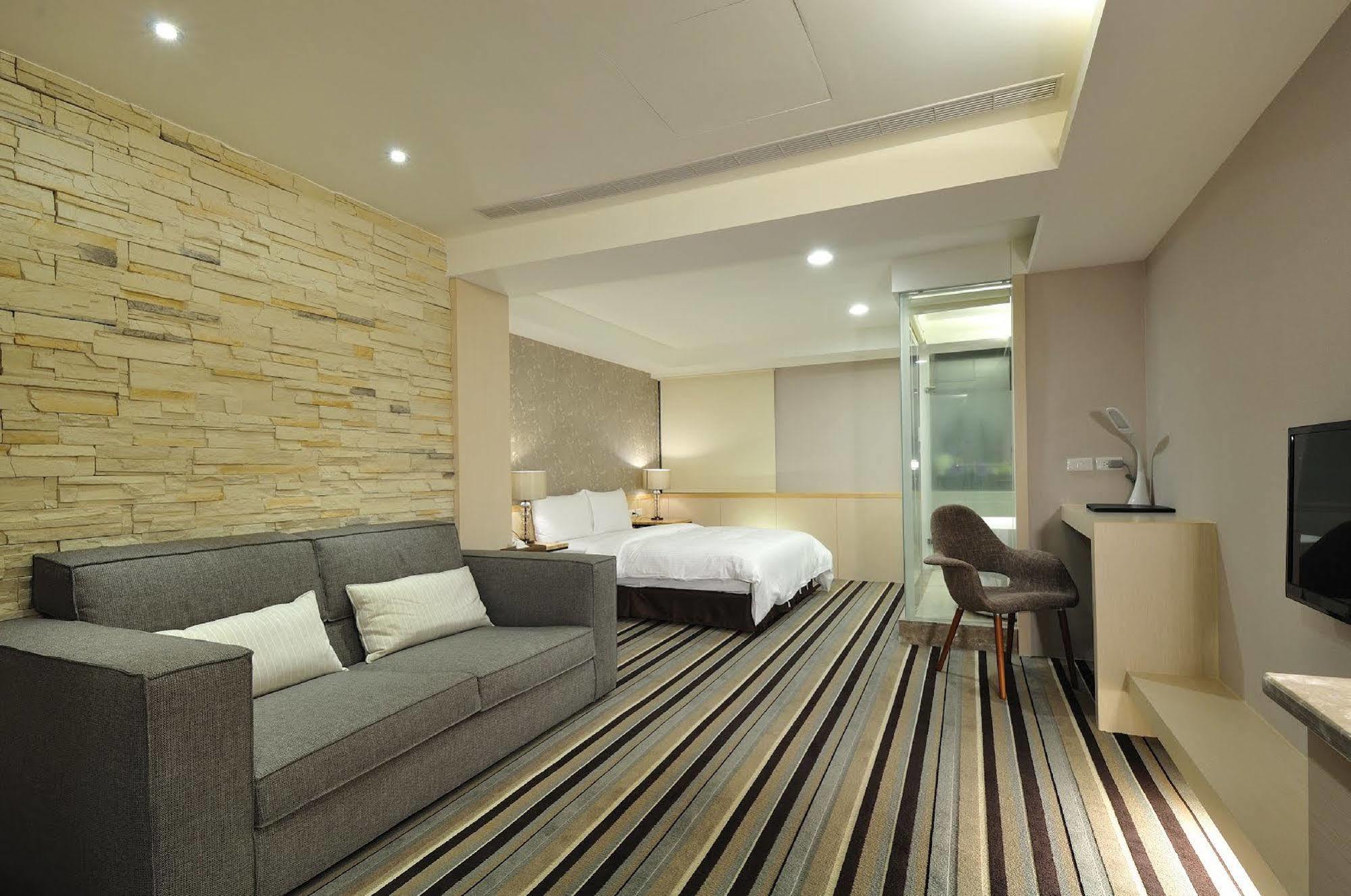 Sun Sweet Hotel Luodong Buitenkant foto